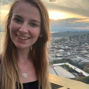 Meet your Posher, Lauren